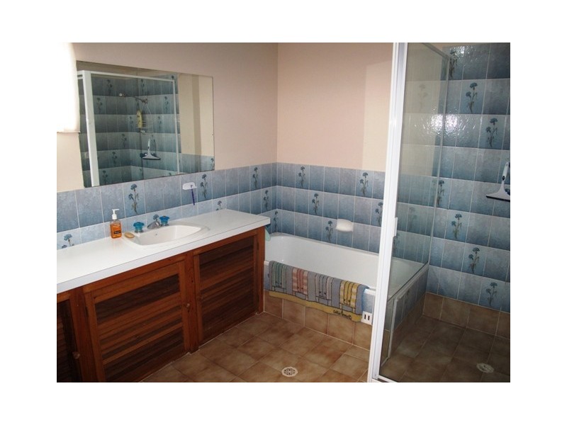 26 Macleay St, Narrawallee NSW 2539