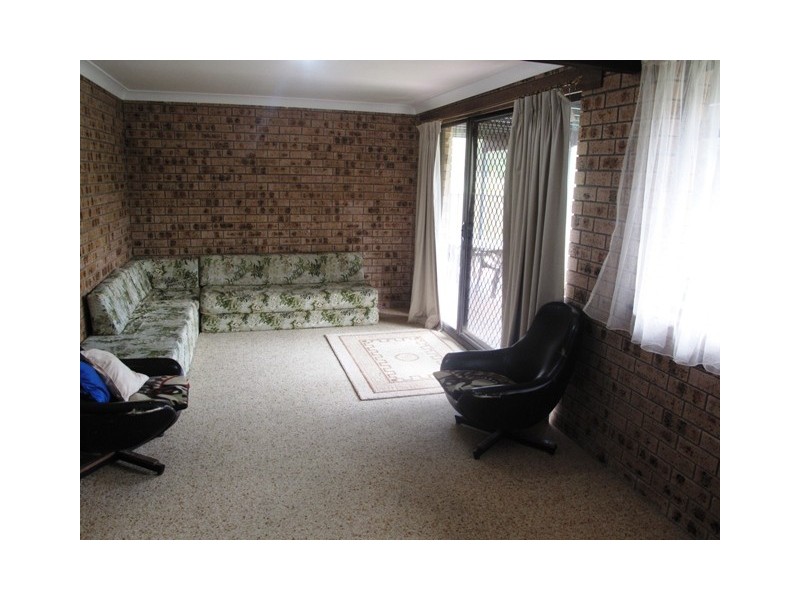 26 Macleay St, Narrawallee NSW 2539