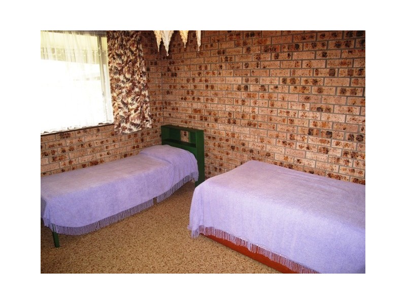 26 Macleay St, Narrawallee NSW 2539