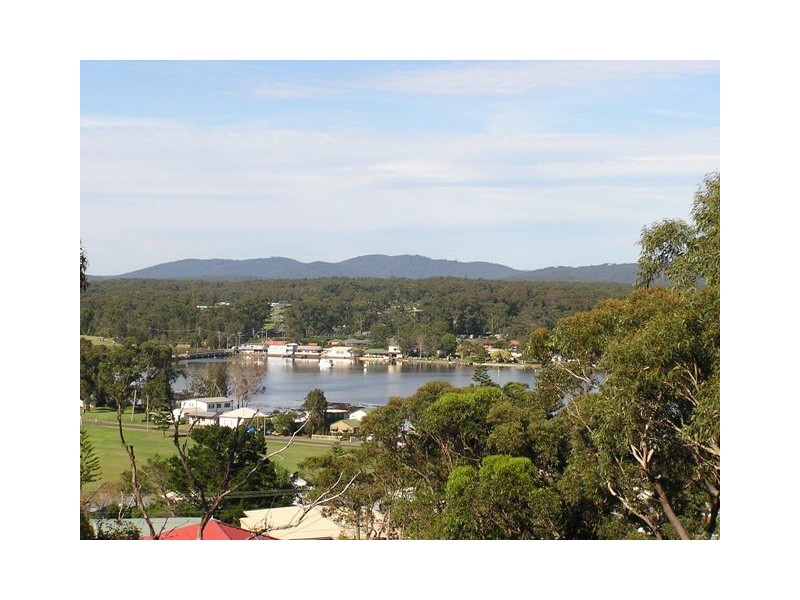 16 Braidwood Ave, Burrill Lake NSW 2539