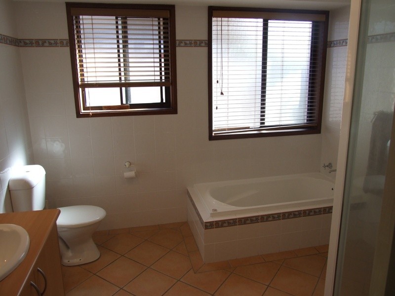 5 Taurus Spur, Narrawallee NSW 2539