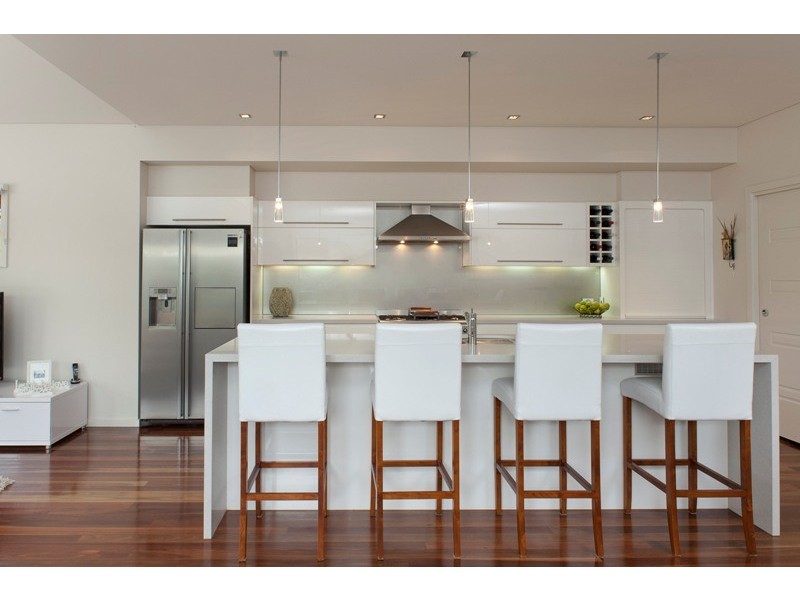 8 Yarrawonga Dr, Mollymook NSW 2539