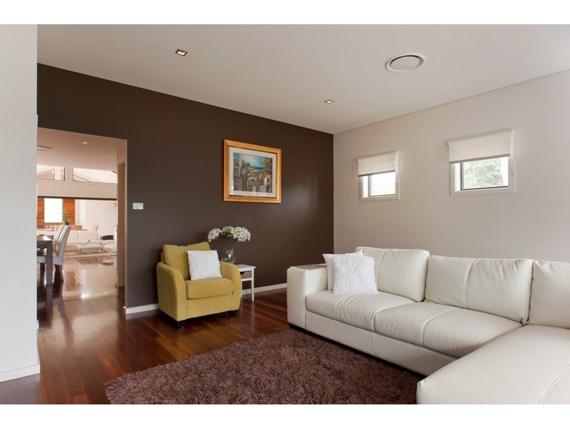 8 Yarrawonga Dr, Mollymook NSW 2539