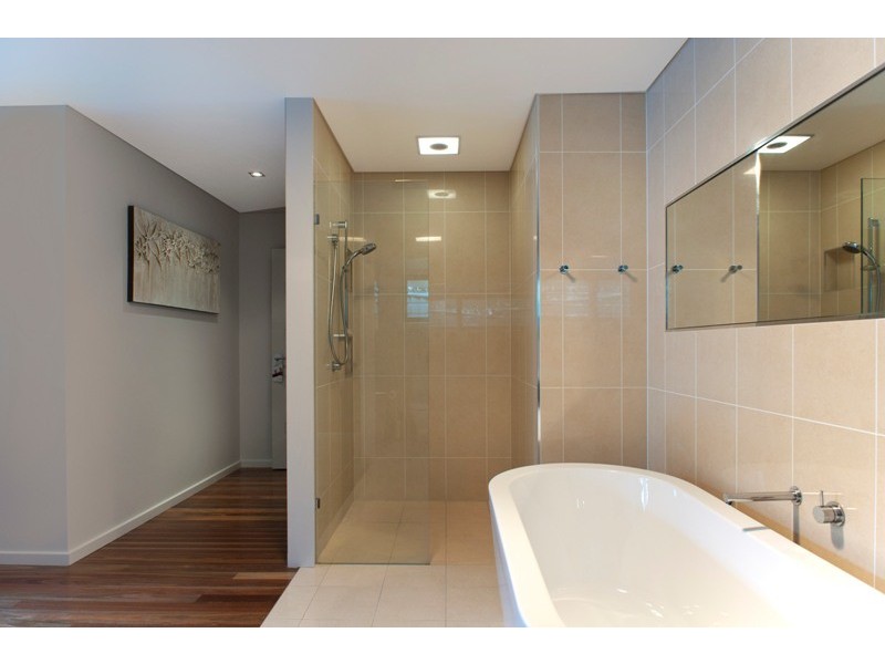 8 Yarrawonga Dr, Mollymook NSW 2539