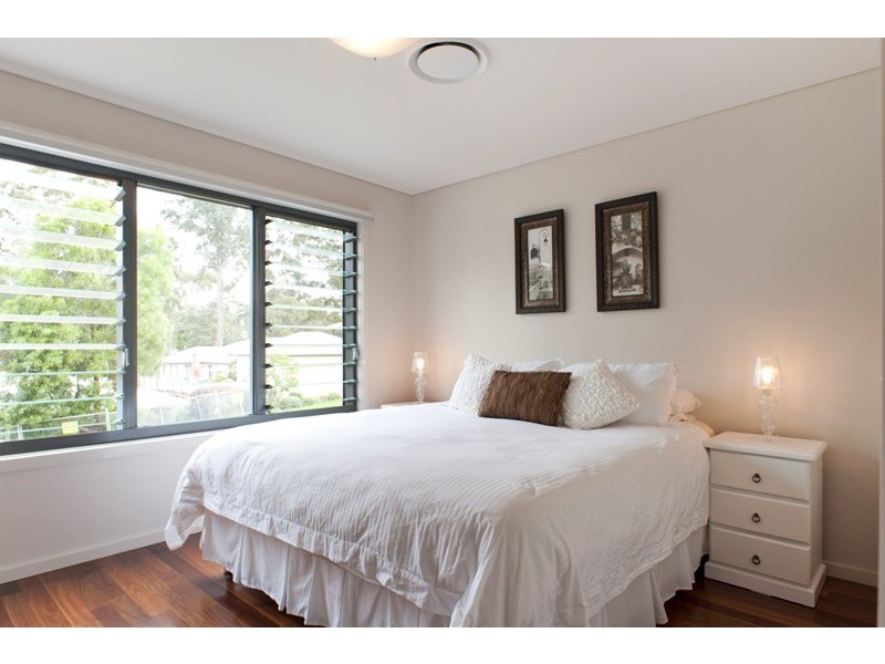 8 Yarrawonga Dr, Mollymook NSW 2539