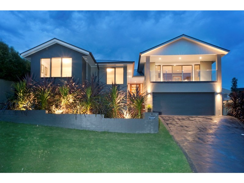 8 Yarrawonga Dr, Mollymook NSW 2539
