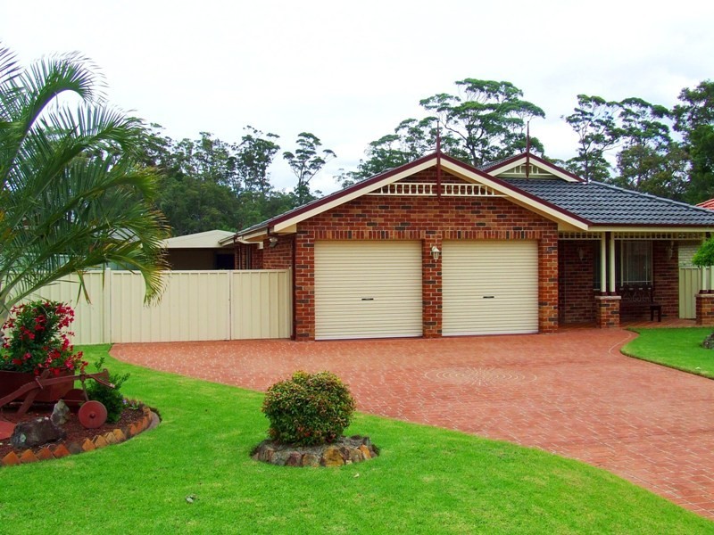 19 Lakewood Grove, Burrill Lake NSW 2539