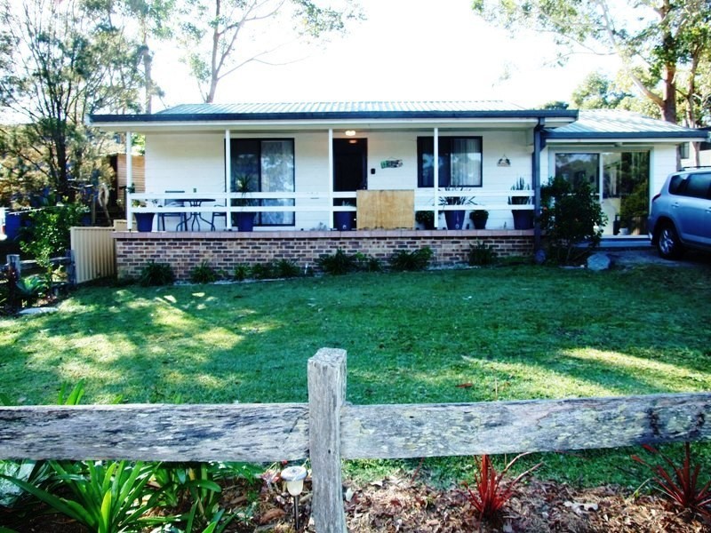 10 Paterson Close, Lake Tabourie NSW 2539