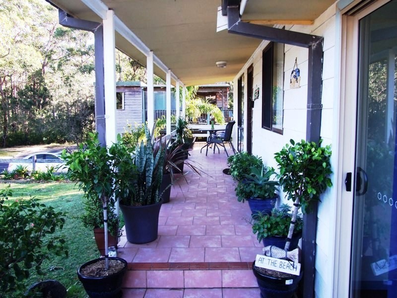 10 Paterson Close, Lake Tabourie NSW 2539