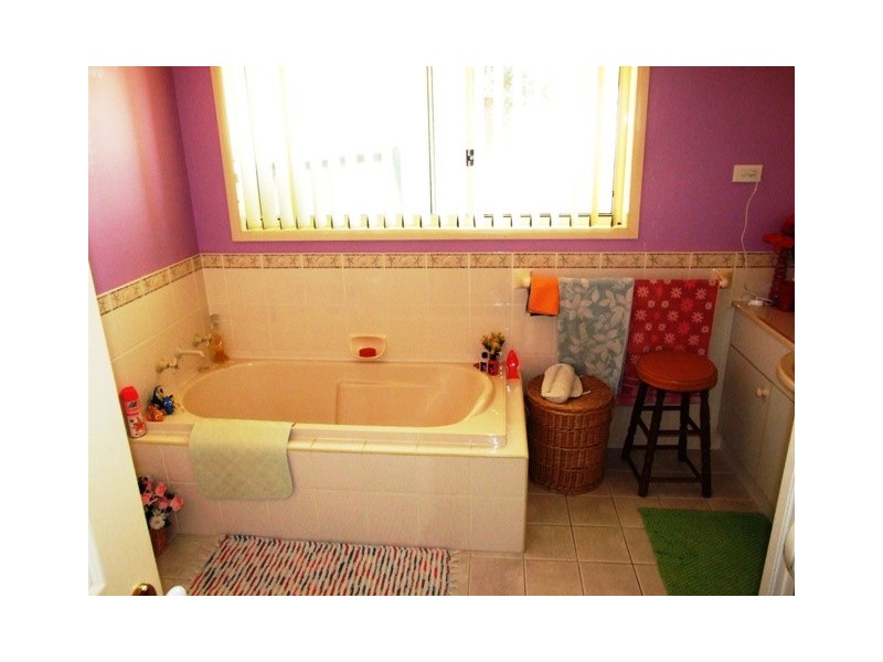 74 Princes Hwy, Lake Tabourie NSW 2539