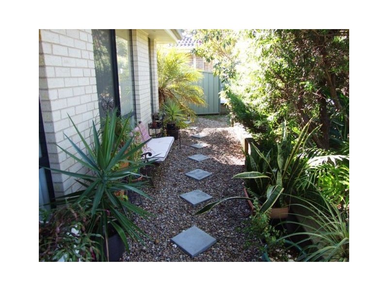 6 Kooralbyn Ave, Mollymook Beach NSW 2539