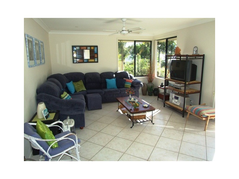 6 Kooralbyn Ave, Mollymook Beach NSW 2539