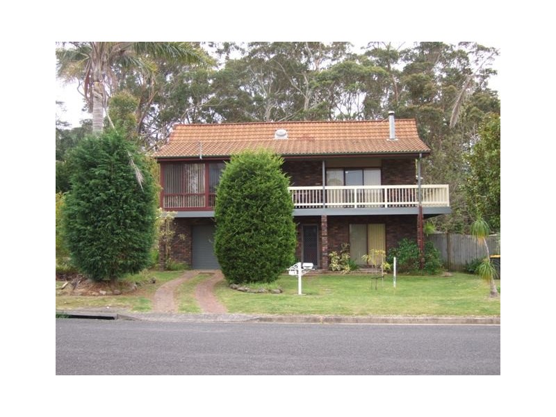1 Torquay Drive, Lake Tabourie NSW 2539
