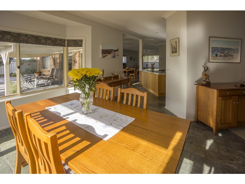 4 Walpole Avenue, Ulladulla NSW 2539