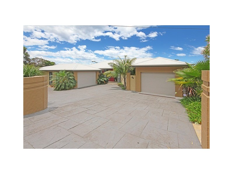 84 Golf Ave, Mollymook NSW 2539