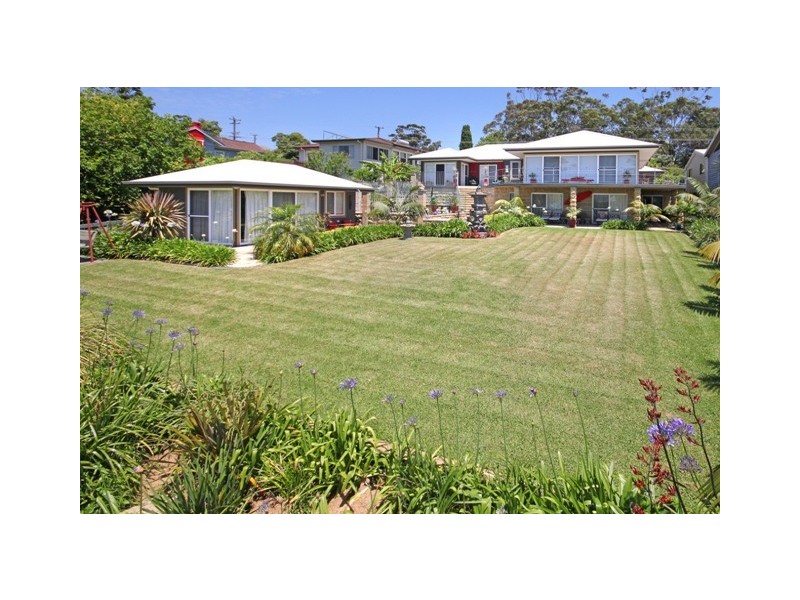 84 Golf Ave, Mollymook NSW 2539