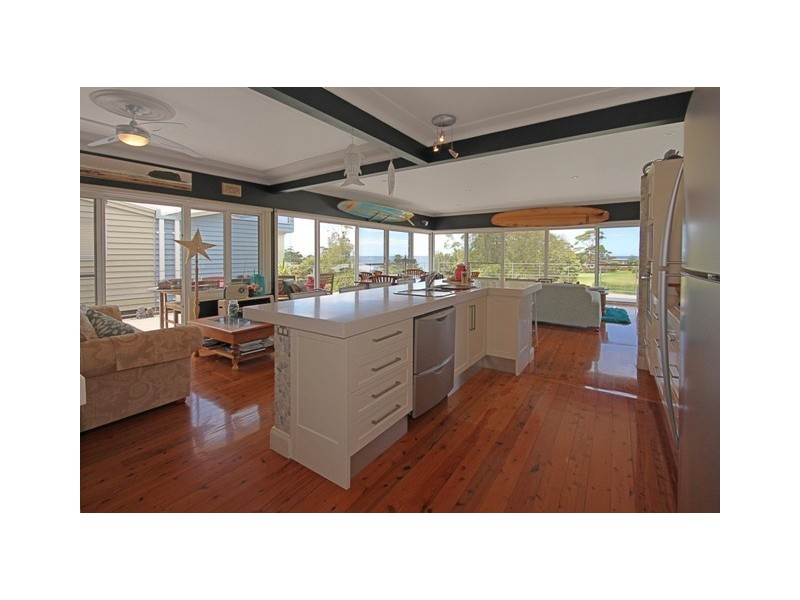 84 Golf Ave, Mollymook NSW 2539