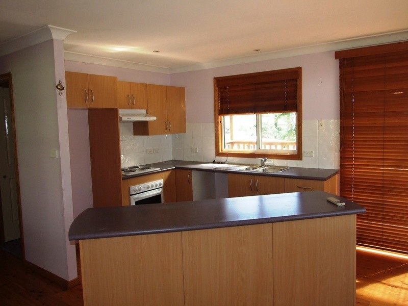 10 Edward Ave, Kings Point NSW 2539