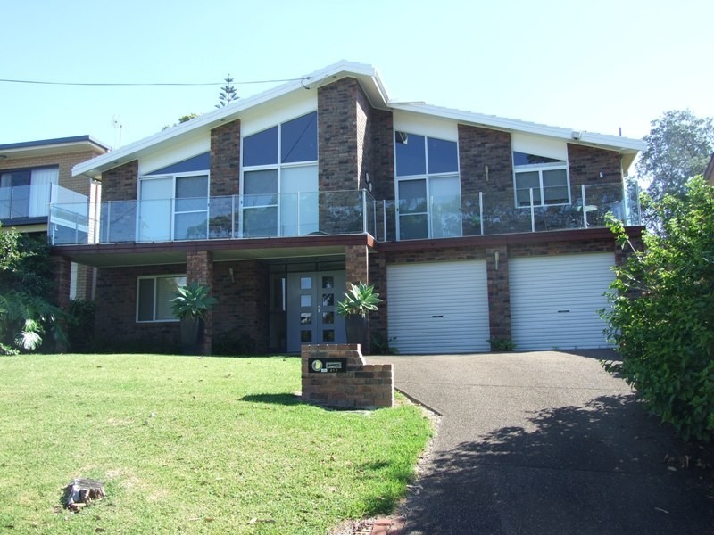 216 Mitchell Pde, Mollymook NSW 2539