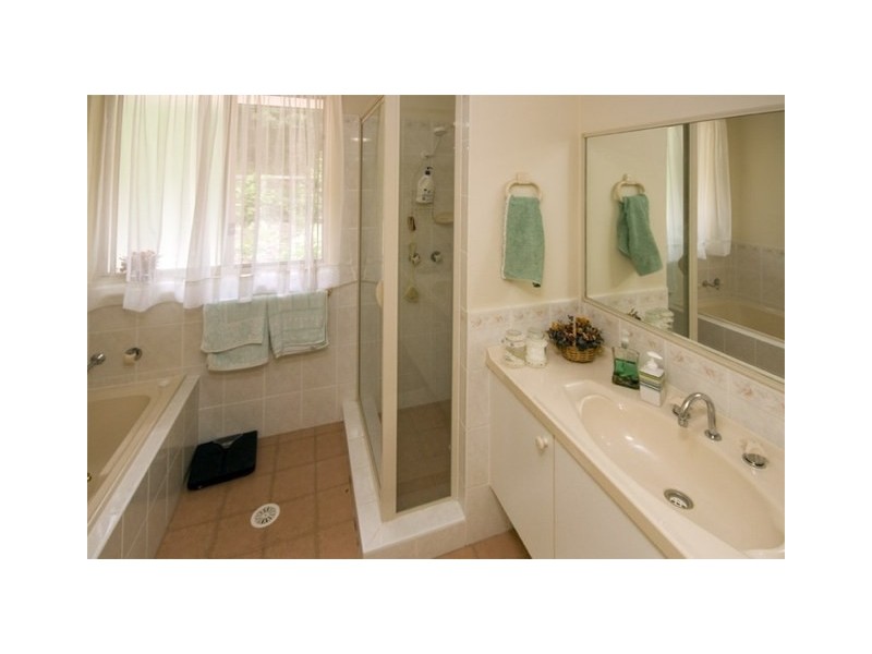 6 Callemondah Close, Narrawallee NSW 2539