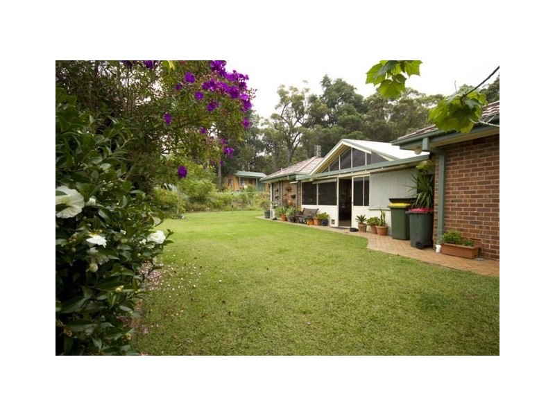 6 Callemondah Close, Narrawallee NSW 2539