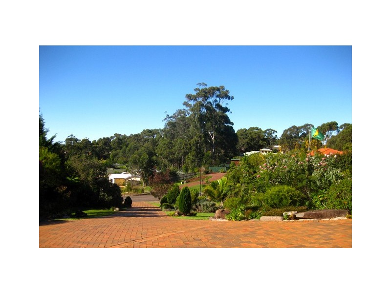 6 Callemondah Close, Narrawallee NSW 2539