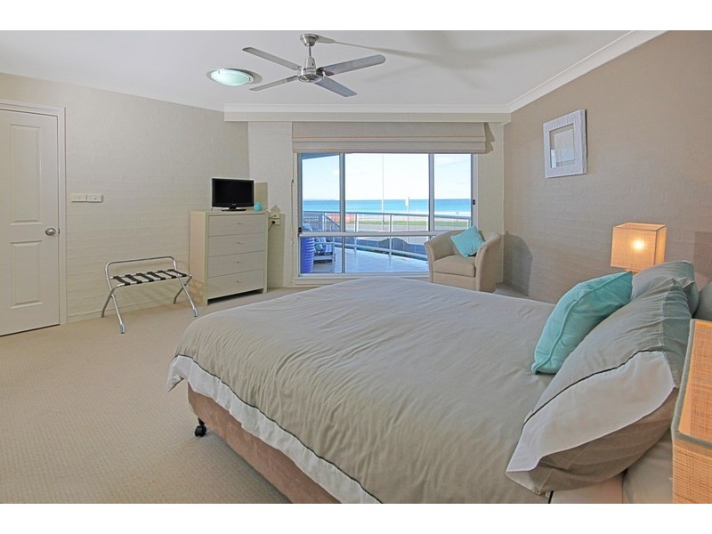 1/1 Golf Avenue, Mollymook Beach NSW 2539