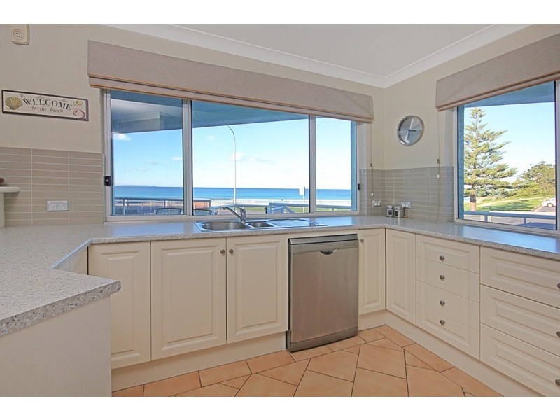 1/1 Golf Avenue, Mollymook Beach NSW 2539