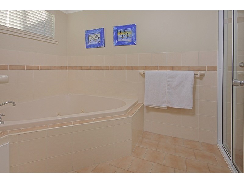 1/1 Golf Avenue, Mollymook Beach NSW 2539