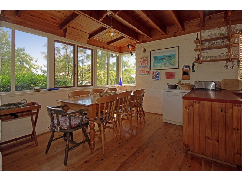 10 Rosemary Ave, Bawley Point NSW 2539