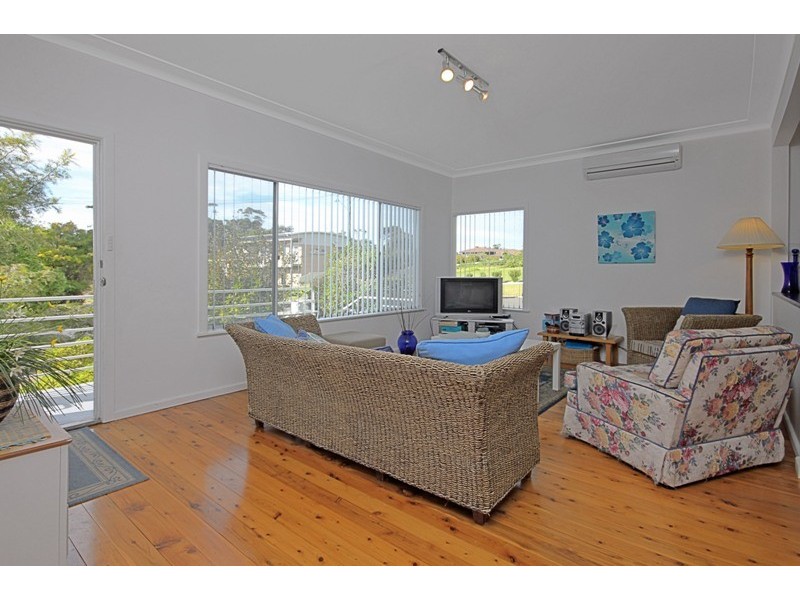 11 Ingold Avenue, Mollymook Beach NSW 2539