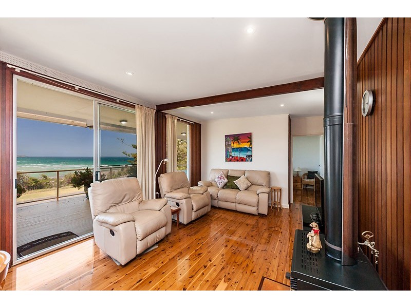 19 Seaside Parade, Dolphin Point NSW 2539