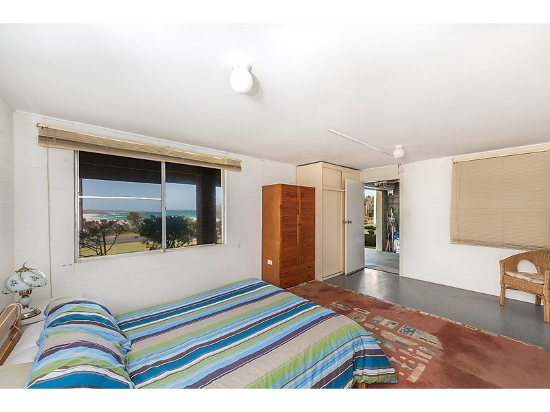 19 Seaside Parade, Dolphin Point NSW 2539