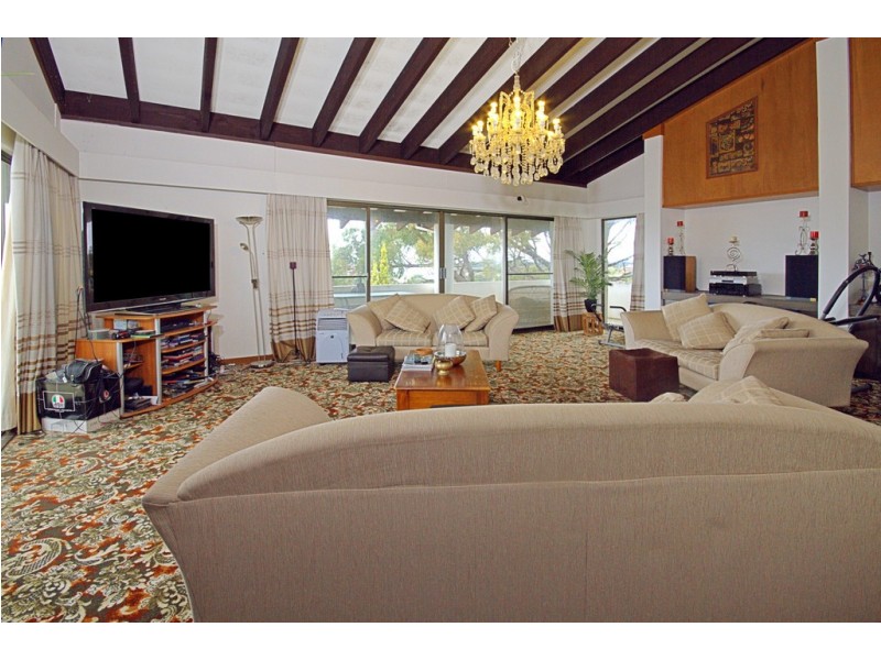 28 Seaview Street, Mollymook NSW 2539