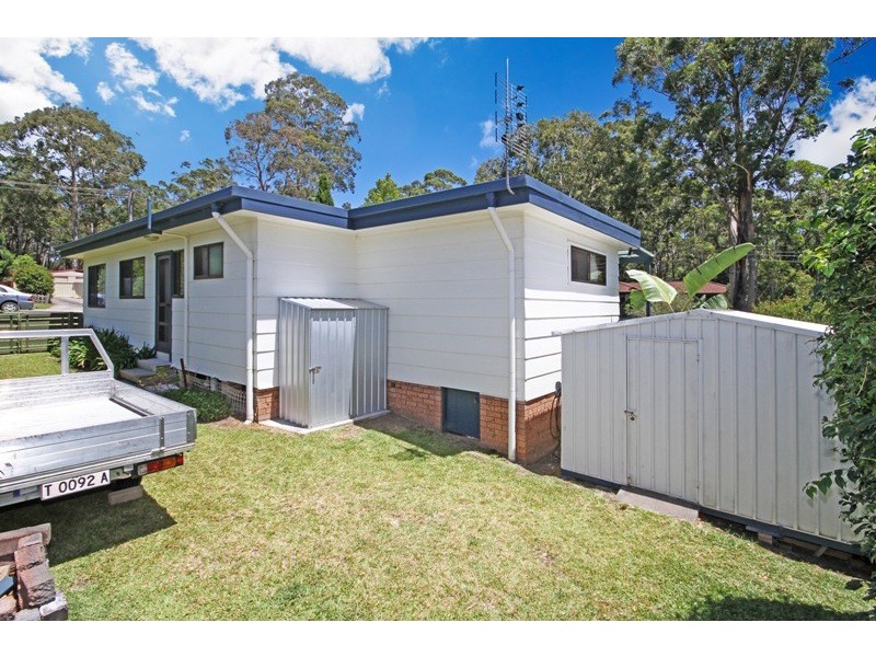 16 Wyoming Avenue, Burrill Lake NSW 2539
