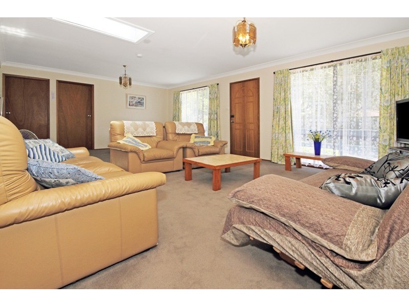 16 Wyoming Avenue, Burrill Lake NSW 2539