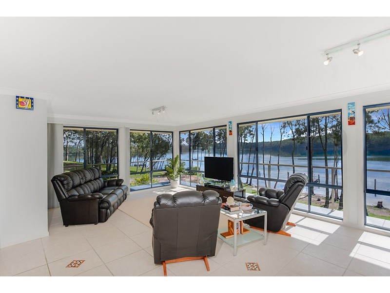 48 James Crescent, Kings Point NSW 2539