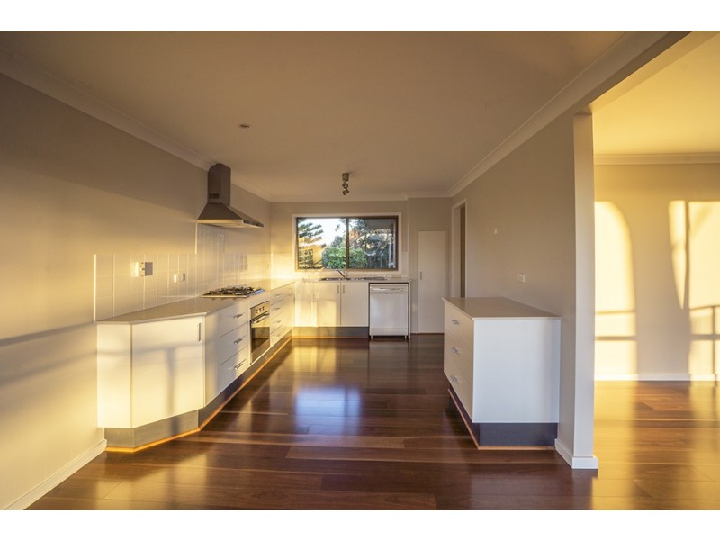 42 Pengana Crescent, Mollymook NSW 2539