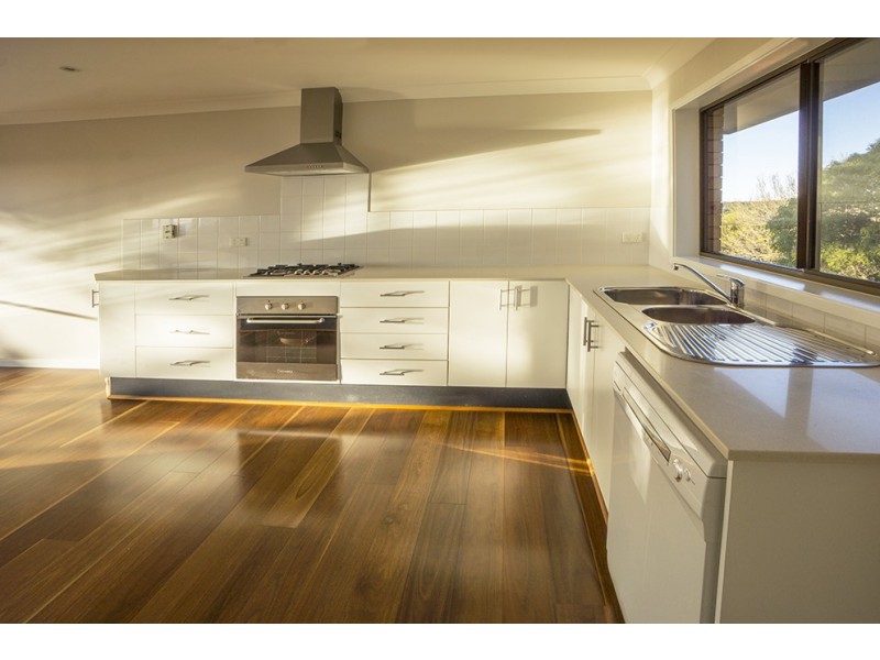 42 Pengana Crescent, Mollymook NSW 2539