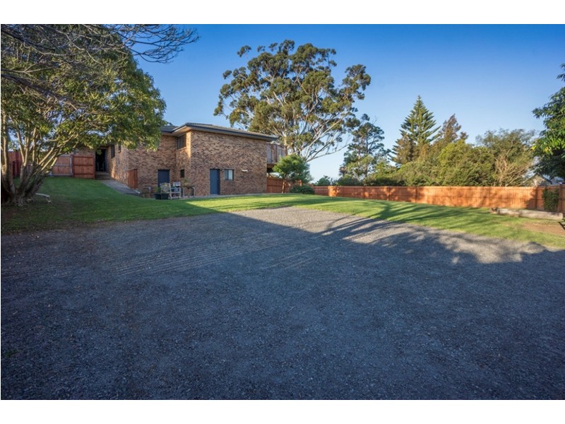 42 Pengana Crescent, Mollymook NSW 2539