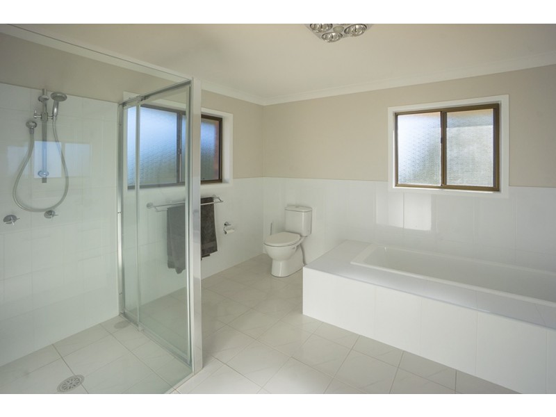 42 Pengana Crescent, Mollymook NSW 2539
