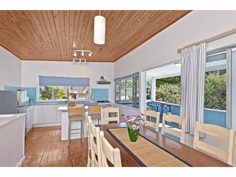 8 Ingold Avenue, Mollymook NSW 2539