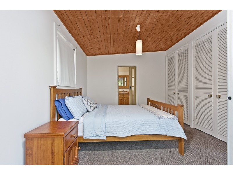 8 Ingold Avenue, Mollymook NSW 2539