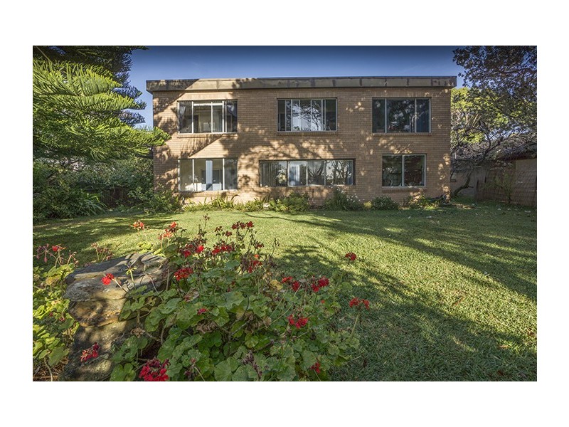 6 Mitchell Parade, Mollymook Beach NSW 2539