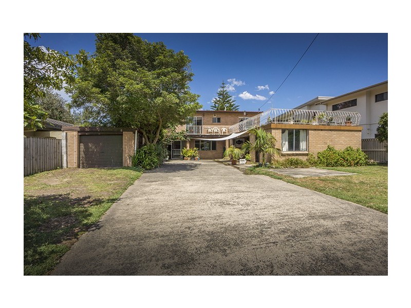 6 Mitchell Parade, Mollymook Beach NSW 2539
