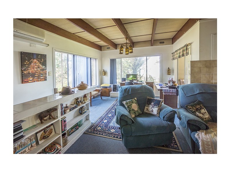 6 Mitchell Parade, Mollymook Beach NSW 2539