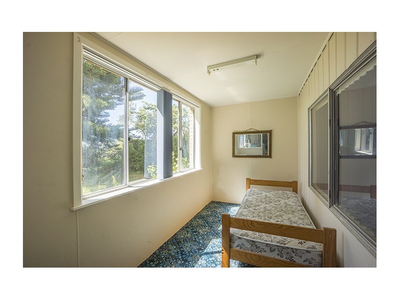 6 Mitchell Parade, Mollymook Beach NSW 2539