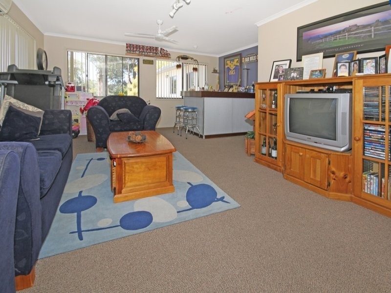 63 Cornfield Parade, Fishermans Paradise NSW 2539