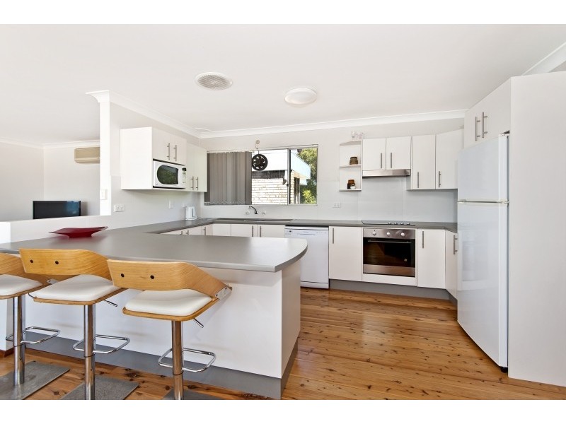 20 Shipton Crescent, Mollymook NSW 2539