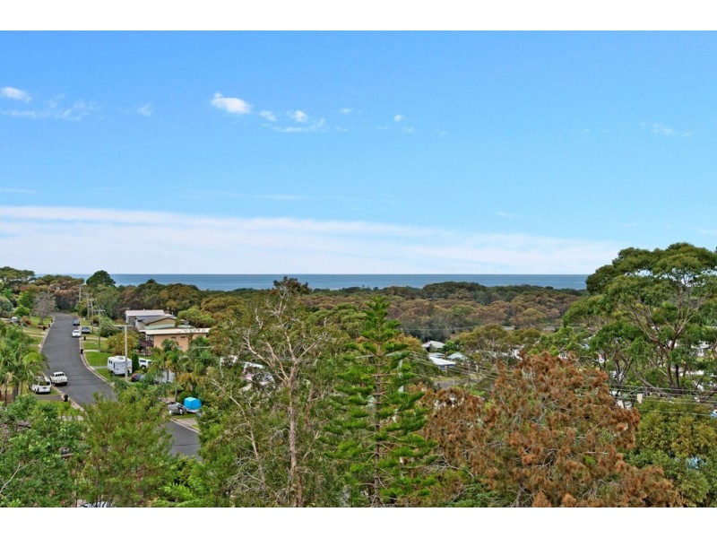 27 Canberra Crescent, Burrill Lake NSW 2539